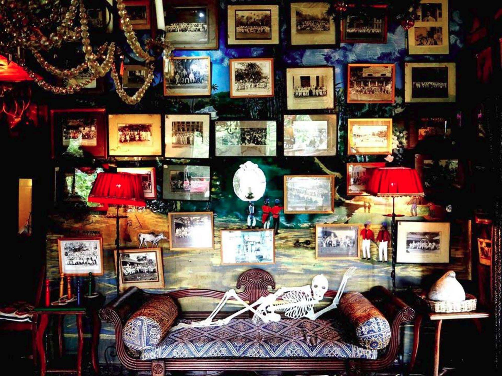 Helgasfolly Anti Hotel Residence Kandy Bagian luar foto